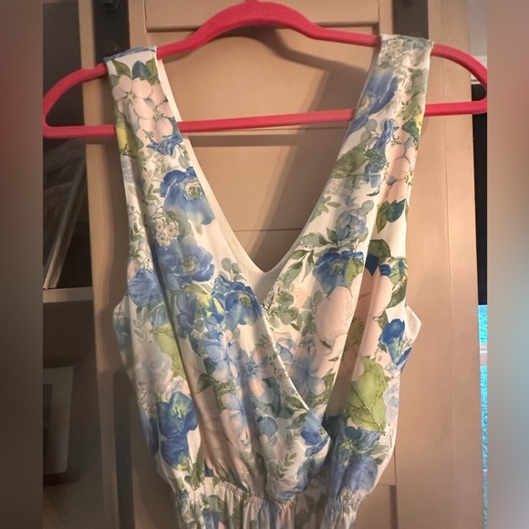 Floral Sleeveless Jumpsuit - Picture 3 of 12